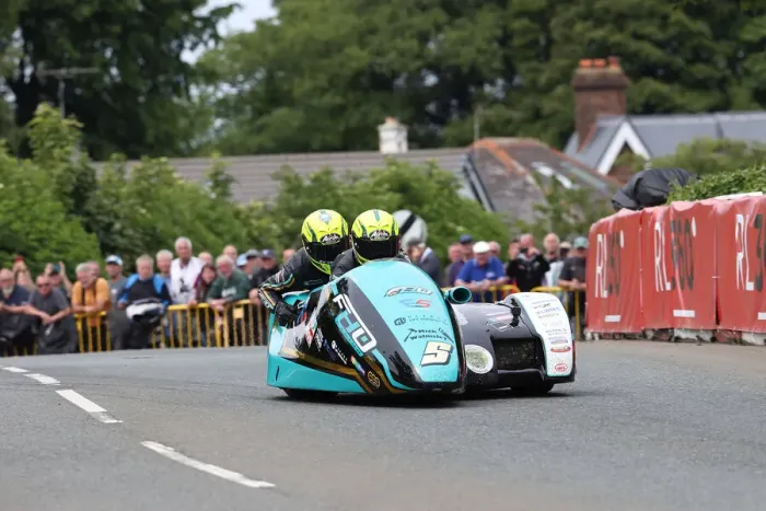 Framed Print : Peter Founds & Jevan Walmsley (Honda LCR) Sidecar TT Framed Print : Peter Founds & Jevan Walmsley (Honda LCR) Sidecar TT