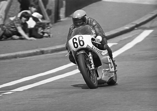 Peter Grove (Yamaha) 1975 Open Classic TT