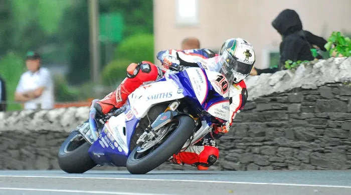 Framed Print : Peter Hickman (BMW) 2018 Superbike TT Framed Print : Peter Hickman (BMW) 2018 Superbike TT