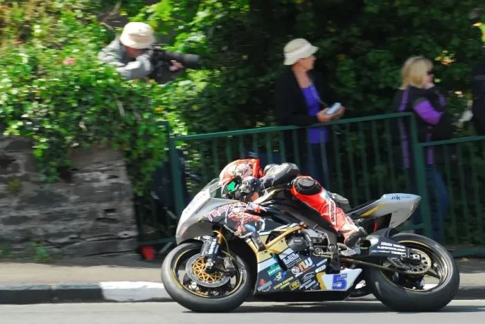 Framed Print : Peter Hickman (Kawasaki) 2016 Supersport 2 TT Framed Print : Peter Hickman (Kawasaki) 2016 Supersport 2 TT