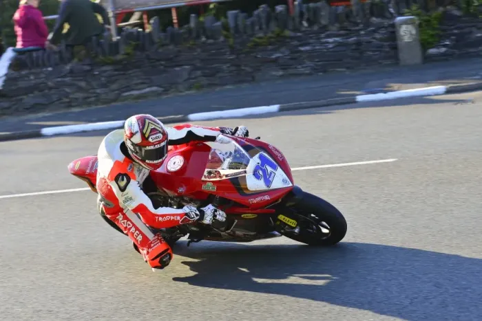 Framed Print : Peter Hickman (MV) 2015 Supersport TT Framed Print : Peter Hickman (MV) 2015 Supersport TT