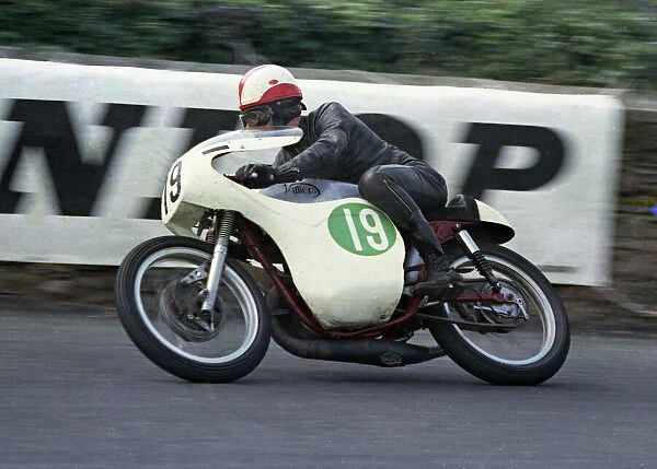Peter Inchley (Villiers special) 1966 Lightweight TT