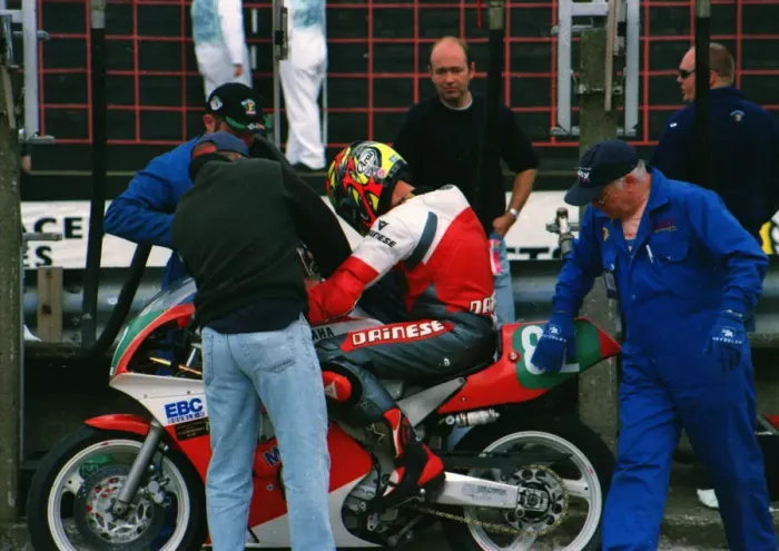 Framed Print : Peter McGee (Yamaha) 1999 Lightweight 400 TT Framed Print : Peter McGee (Yamaha) 1999 Lightweight 400 TT