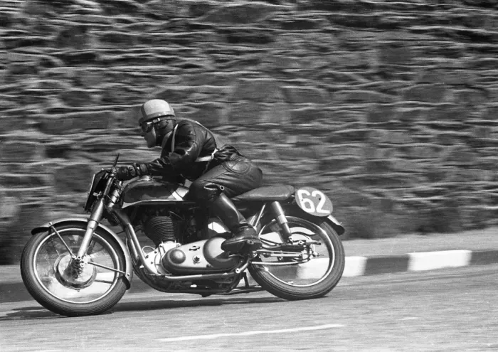 Framed Print : Peter Minion (Norton) 1953 Senior Clubman TT Framed Print : Peter Minion (Norton) 1953 Senior Clubman TT