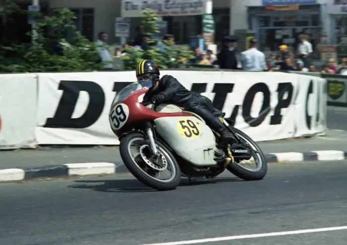 Framed Print : Peter Richards (Norton) 1967 Senior TT Framed Print : Peter Richards (Norton) 1967 Senior TT