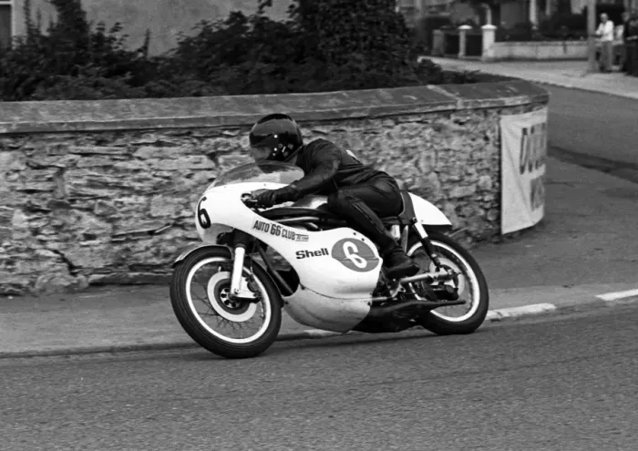 Framed Print : Peter Sharpe (Yamsel) 1973 Lightweight Manx Grand Prix Framed Print : Peter Sharpe (Yamsel) 1973 Lightweight Manx Grand Prix