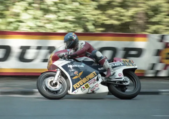 Framed Print : Peter Skold (Honda) 1985 Senior TT Framed Print : Peter Skold (Honda) 1985 Senior TT