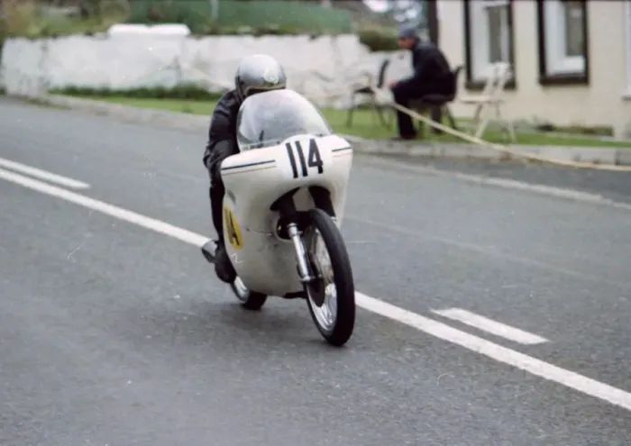 Framed Print : Peter Swallow (Norton) 1980 Senior Manx Grand Prix Framed Print : Peter Swallow (Norton) 1980 Senior Manx Grand Prix