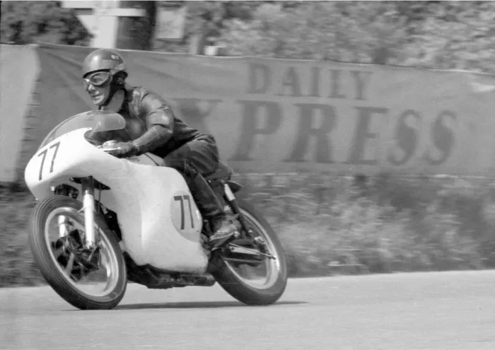 Framed Print : Peter Tomlinson (Norton) 1962 Senior TT Framed Print : Peter Tomlinson (Norton) 1962 Senior TT