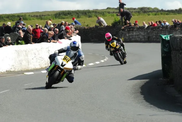 Framed Print : Peter Wilkinson (Yamaha) and Dean Osborne (Kawasaki) 2015 Southern 100 Framed Print : Peter Wilkinson (Yamaha) and Dean Osborne (Kawasaki) 2015 Southern 100