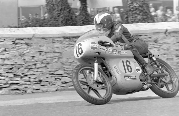 Framed Print : Peter Williams (Arter Matchless) 1971 Senior TT Framed Print : Peter Williams (Arter Matchless) 1971 Senior TT