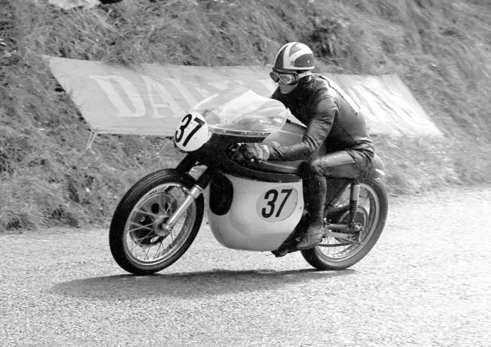 Framed Print : Peter Williams (Matchless) 1966 Senior TT Framed Print : Peter Williams (Matchless) 1966 Senior TT