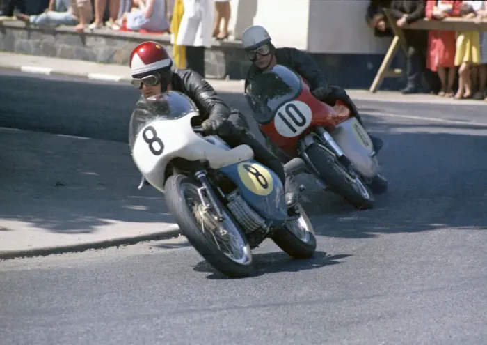 Framed Print : Petrcy Tait (Triumph) and Malcolm Uphill (Manning Norton) 1968 Senior TT Framed Print : Petrcy Tait (Triumph) and Malcolm Uphill (Manning Norton) 1968 Senior TT