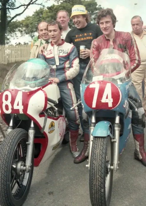 Framed Print : Phil Armes, Gary Cowan, 1984 Newcomers Manx Grand Prix Framed Print : Phil Armes, Gary Cowan, 1984 Newcomers Manx Grand Prix