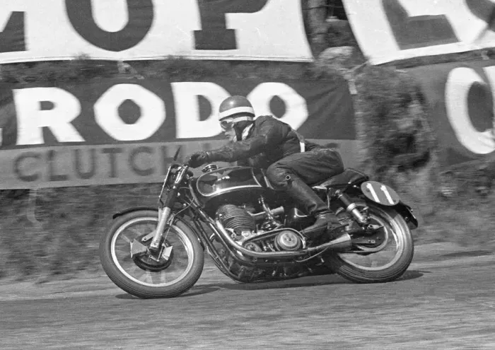 Framed Print : Phil Carter (Matchless) 1953 Senior TT Framed Print : Phil Carter (Matchless) 1953 Senior TT