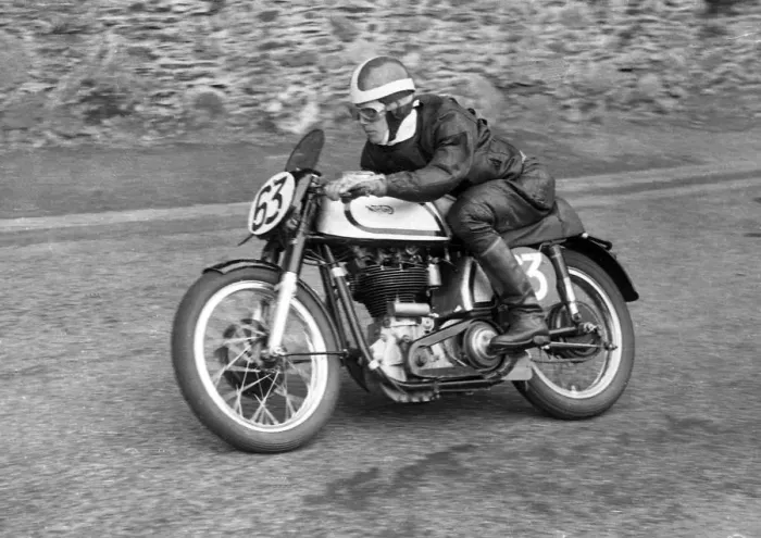 Framed Print : Phil Carter (Norton) 1952 Senior TT Framed Print : Phil Carter (Norton) 1952 Senior TT