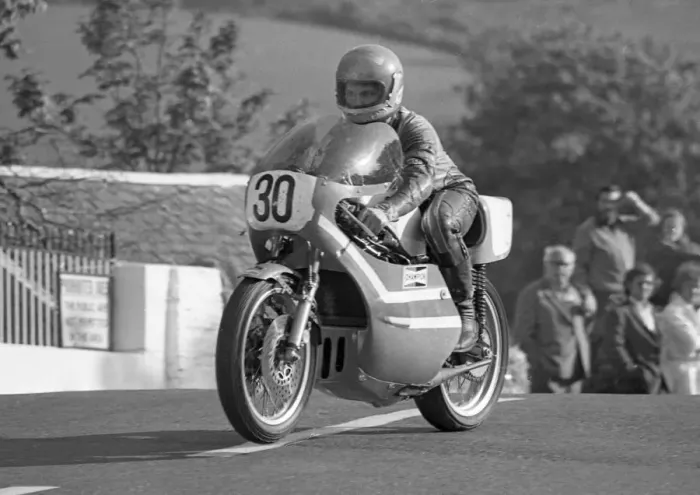 Framed Print : Phil Gurner (Yamaha) 1975 Classic TT Framed Print : Phil Gurner (Yamaha) 1975 Classic TT