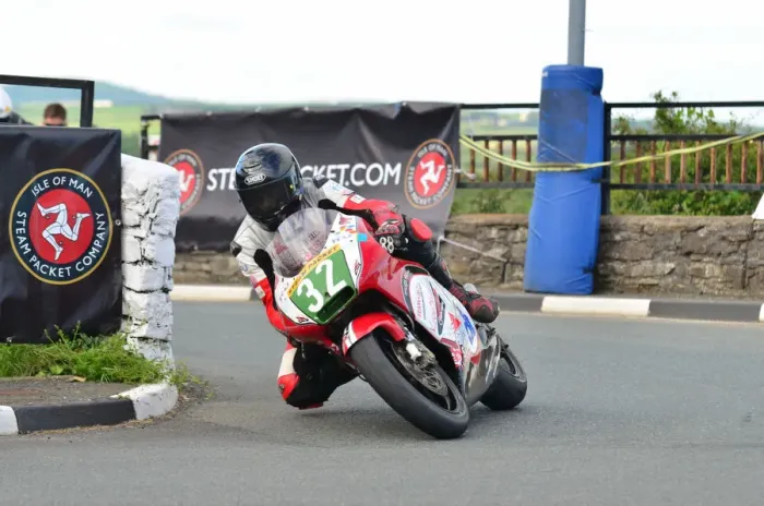 Framed Print : Phil Harvey (Honda) 2012 Southern 100 Framed Print : Phil Harvey (Honda) 2012 Southern 100