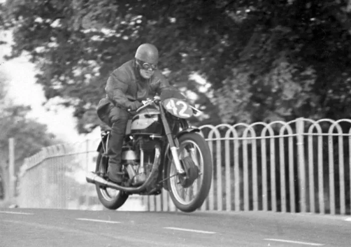 Framed Print : Phil Heath (Norton) 1950 Senior TT Framed Print : Phil Heath (Norton) 1950 Senior TT