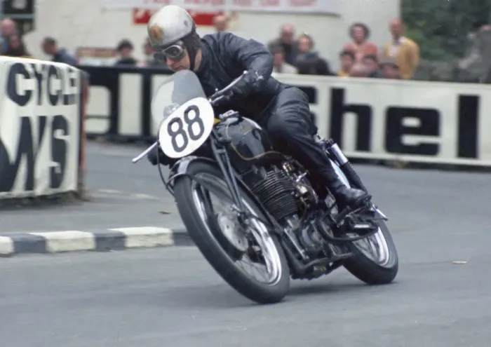 Framed Print : Phil Hodgkiss (Velocette) 1968 Junior Manx Grand Prix Framed Print : Phil Hodgkiss (Velocette) 1968 Junior Manx Grand Prix