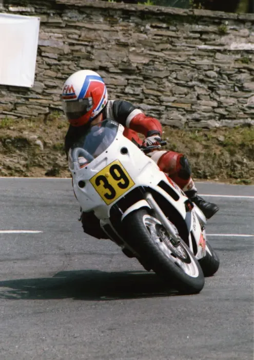 Framed Print : Phil Kneen (Yamaha) 1992 Supersport 600 TT Framed Print : Phil Kneen (Yamaha) 1992 Supersport 600 TT