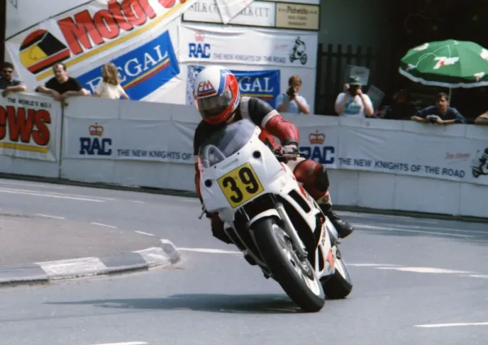 Framed Print : Phil Kneen (Yamaha) 1992 Supersport 600 TT Framed Print : Phil Kneen (Yamaha) 1992 Supersport 600 TT
