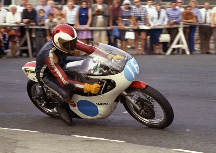 Framed Print : Phil Landeg (Yamaha) 1975 Junior Manx Grand Prix Framed Print : Phil Landeg (Yamaha) 1975 Junior Manx Grand Prix