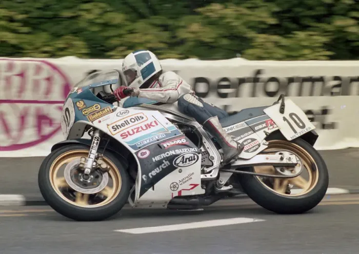 Framed Print : Phil Mellor (Suzuki) 1986 Formula One TT Framed Print : Phil Mellor (Suzuki) 1986 Formula One TT