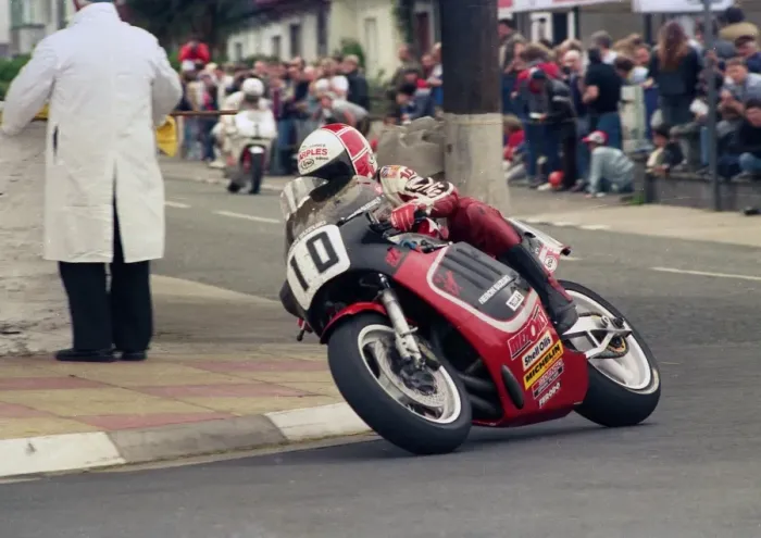 Framed Print : Phil Mellor (Suzuki) 1987 Formula One TT Framed Print : Phil Mellor (Suzuki) 1987 Formula One TT