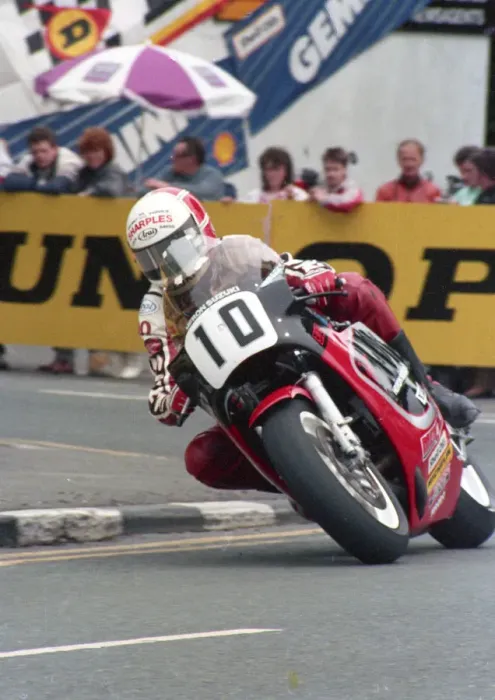 Framed Print : Phil Mellor (Suzuki) 1987 Formula One TT Framed Print : Phil Mellor (Suzuki) 1987 Formula One TT