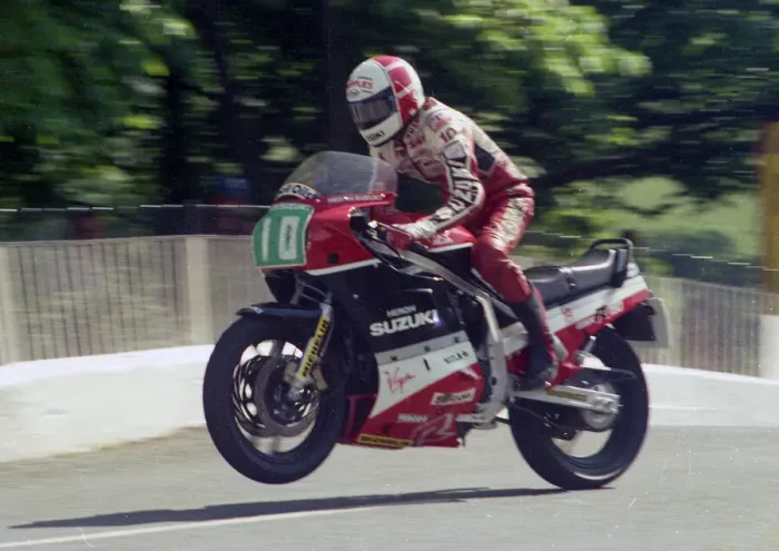 Framed Print : Phil Mellor (Suzuki) 1987 Production B TT Framed Print : Phil Mellor (Suzuki) 1987 Production B TT