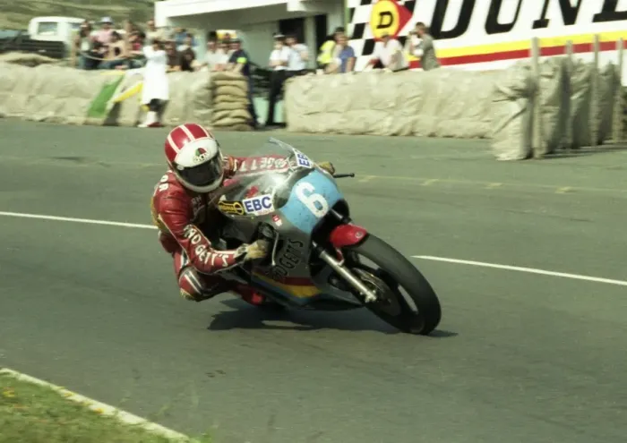 Framed Print : Phil Mellor (Yamaha) 1984 Junior TT Framed Print : Phil Mellor (Yamaha) 1984 Junior TT
