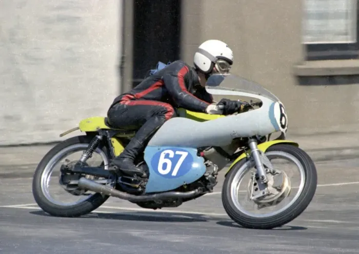 Framed Print : Phil O Brien (Aermacchi) 1969 Junior TT Framed Print : Phil O Brien (Aermacchi) 1969 Junior TT