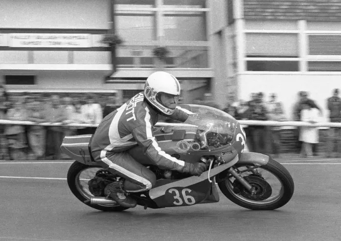Framed Print : Phil Parrott (Yamaha) 1983 Lightweight Manx Grand Prix Framed Print : Phil Parrott (Yamaha) 1983 Lightweight Manx Grand Prix