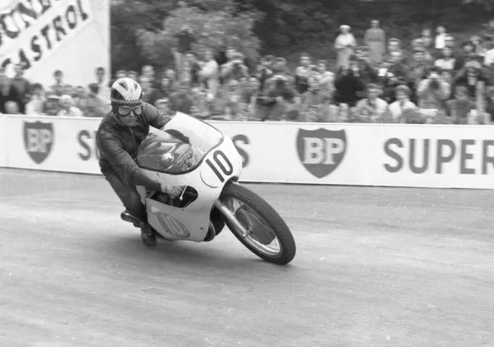 Framed Print : Phil Read (Gilera) 1963 Junior TT Framed Print : Phil Read (Gilera) 1963 Junior TT