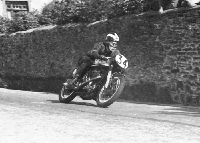 Framed Print : Phil Read (Norton) 1960 Senior Manx Grand Prix