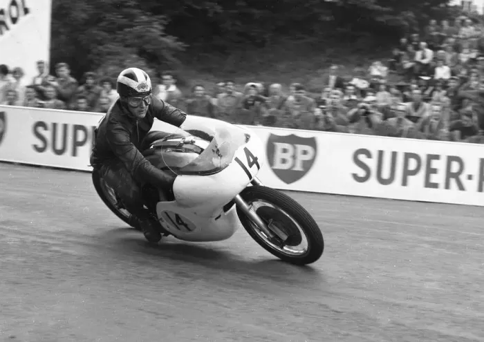 Framed Print : Phil Read (Norton) 1961 Senior TT Framed Print : Phil Read (Norton) 1961 Senior TT
