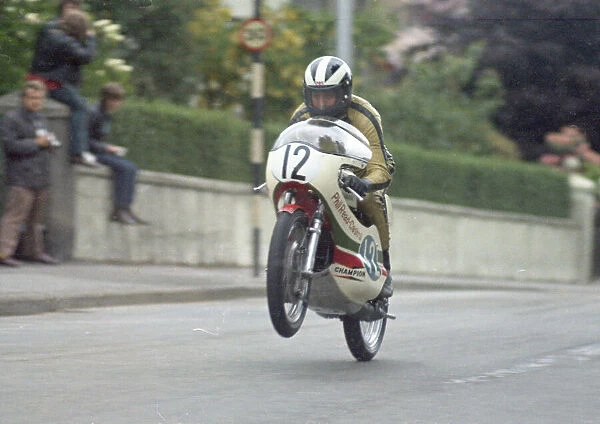 Phil Read (Yamaha) 1971 Junior TT