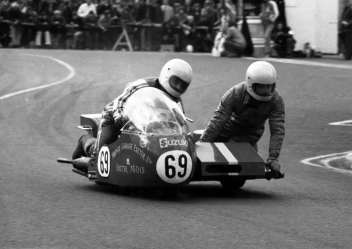 Framed Print : Phil Williams & Alan Martin (BAT Suzuki) 1977 Sidecar TT Framed Print : Phil Williams & Alan Martin (BAT Suzuki) 1977 Sidecar TT