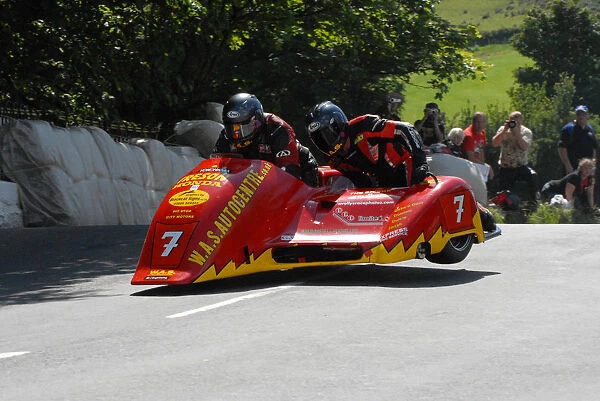 Philip Dongworth & Gary Partridge (Ireson Honda) 2009 Sidecar TT