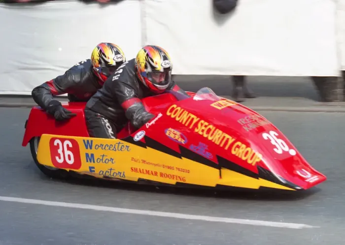Framed Print : Philip Dongworth & John Luebke (Ireson Kawasaki) 2000 Sidecar TT Framed Print : Philip Dongworth & John Luebke (Ireson Kawasaki) 2000 Sidecar TT
