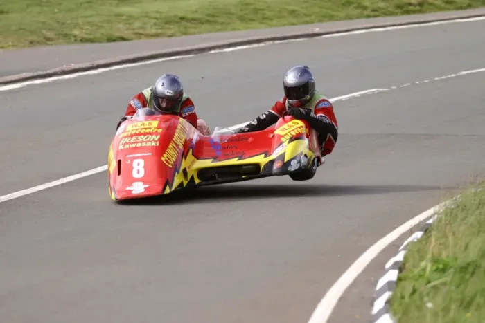 Framed Print : Philip Dongworth & Stuart Castles (Ireson Kawasaki) 2004 Sidecar TT Framed Print : Philip Dongworth & Stuart Castles (Ireson Kawasaki) 2004 Sidecar TT