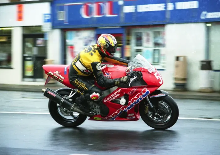 Framed Print : Philip Gilder (Honda) 2000 Production TT Framed Print : Philip Gilder (Honda) 2000 Production TT