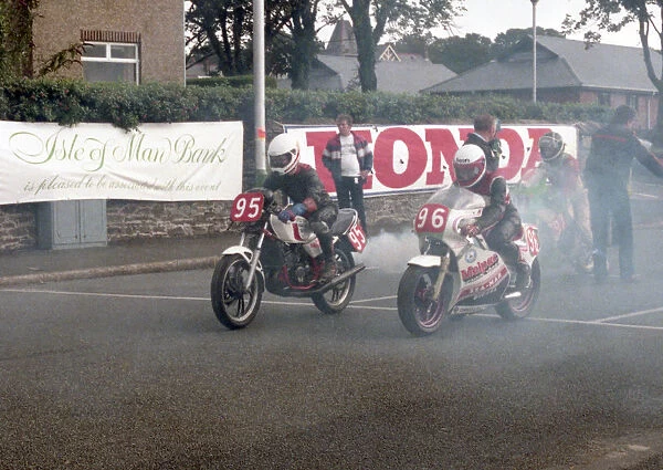 Philip Lewis (Yamaha) and Glen Thain (Decorite) 1985 Newcomers Manx Grand Prix