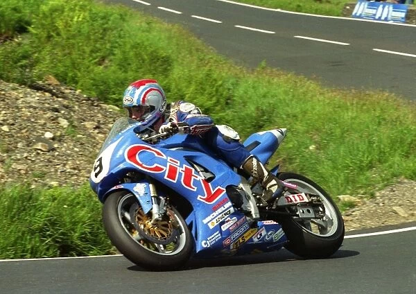Philip McCallen (Yamaha) 1999 Formula One TT