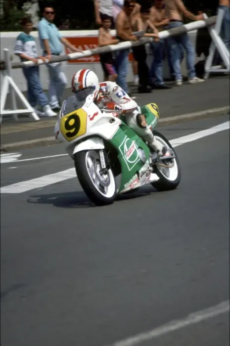 Framed Print : Phillip McCallen on Bray Hill: 1992 Supersport 600 TT
