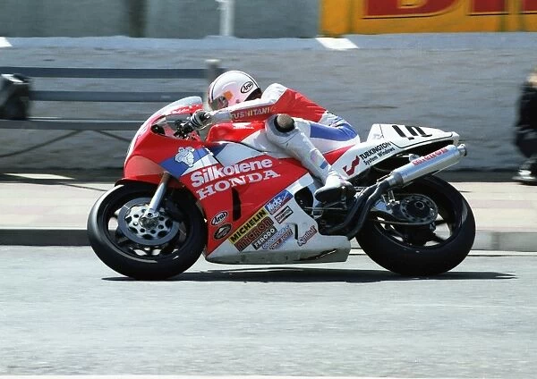Phillip McCallen (Honda) 1991 Formula One TT