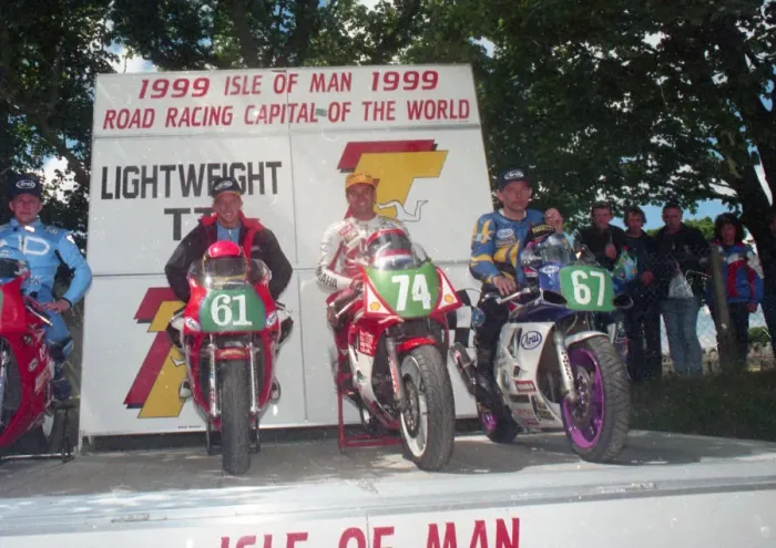 Framed Print : Podium, 1999 Lightweight 400 TT