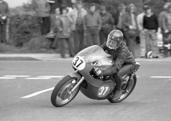 Framed Print : R D Lyons (Yamaha) 1975 Jurby Road Framed Print : R D Lyons (Yamaha) 1975 Jurby Road