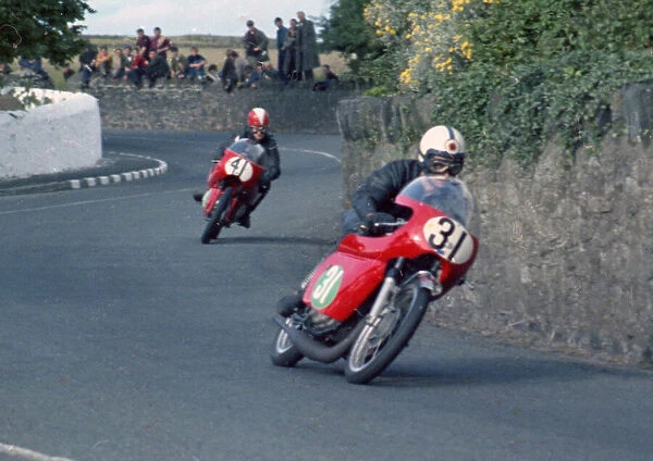 A R Wade (Bultaco) and Terry Kermode (Aermacchi) 1969 Southern 100